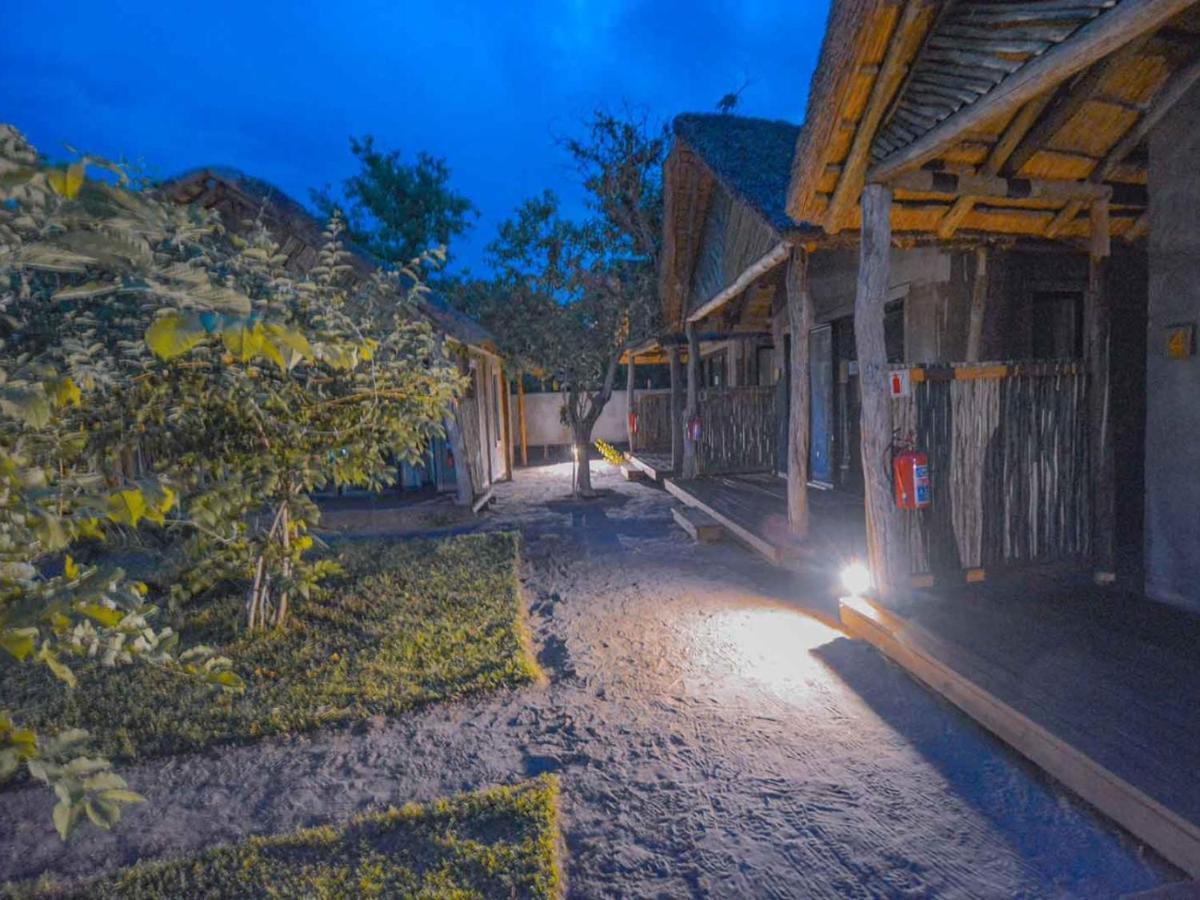 African Excursions Guest House Khwai Extérieur photo